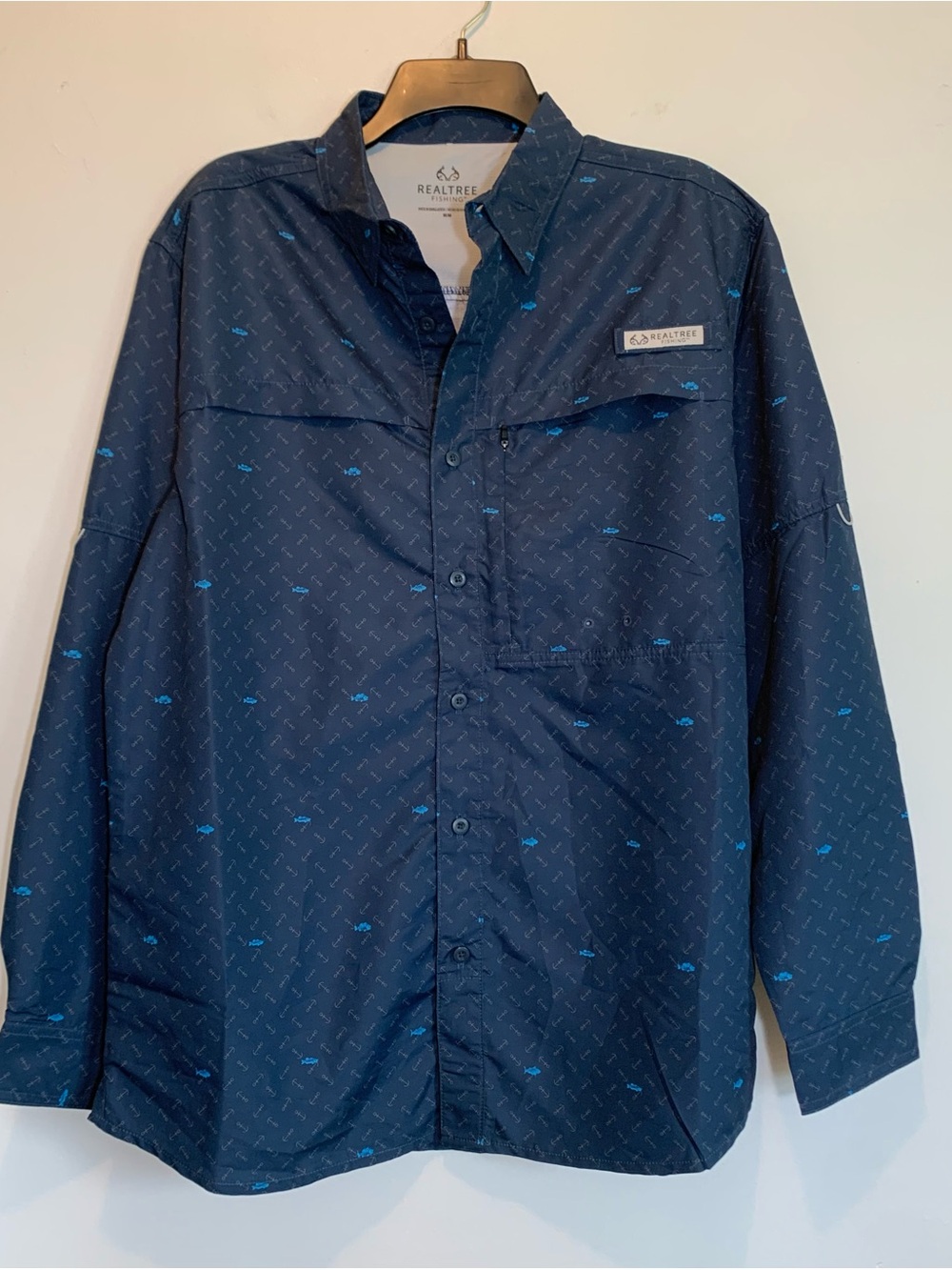 Realtree Fishing Shirt Medium Vented Long Sleeve Roll Up Blue Fish